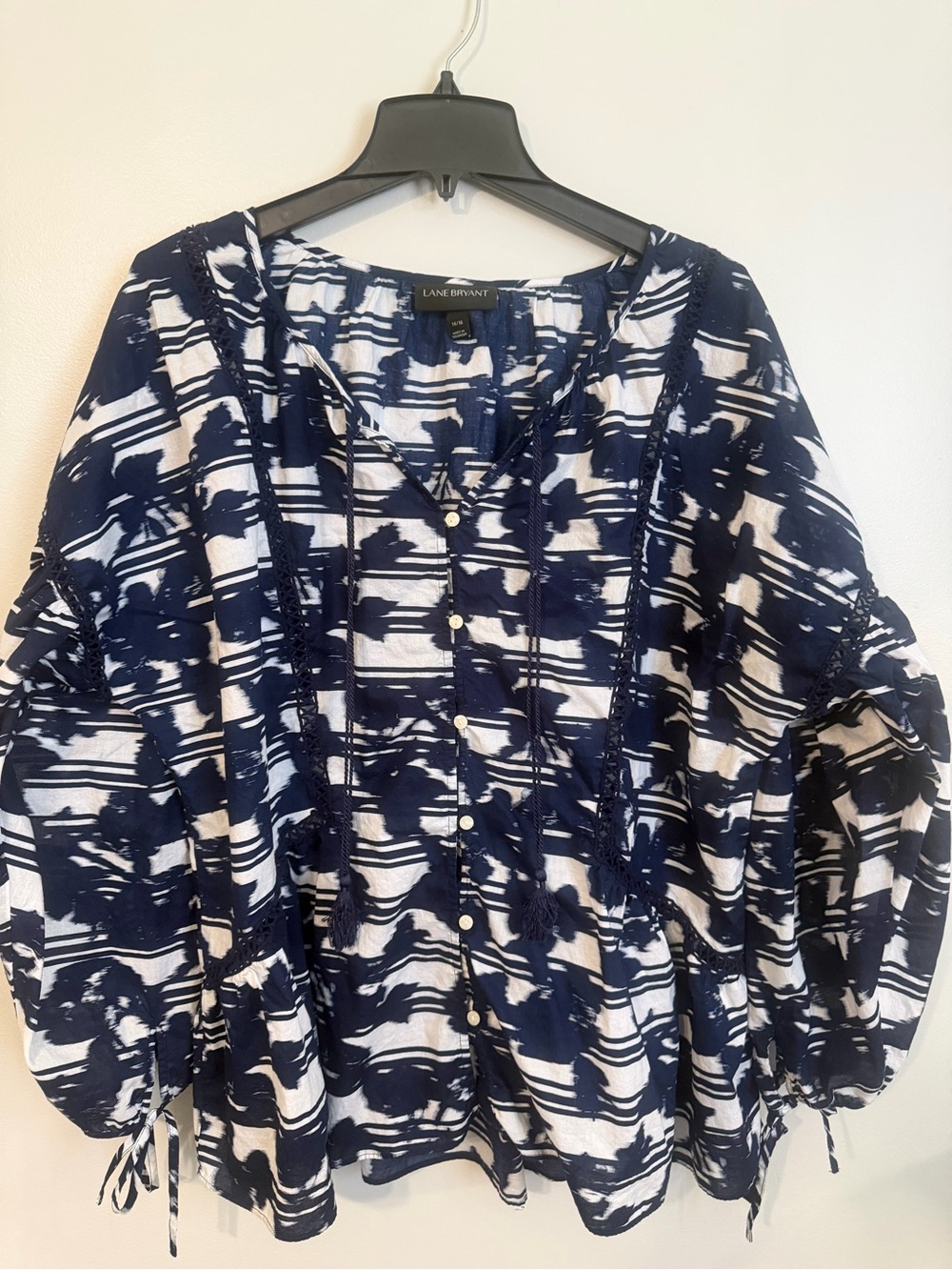 Lane Bryant Navy & White Abstract Button Peasant Blouse tie neck & sleeves 14/16